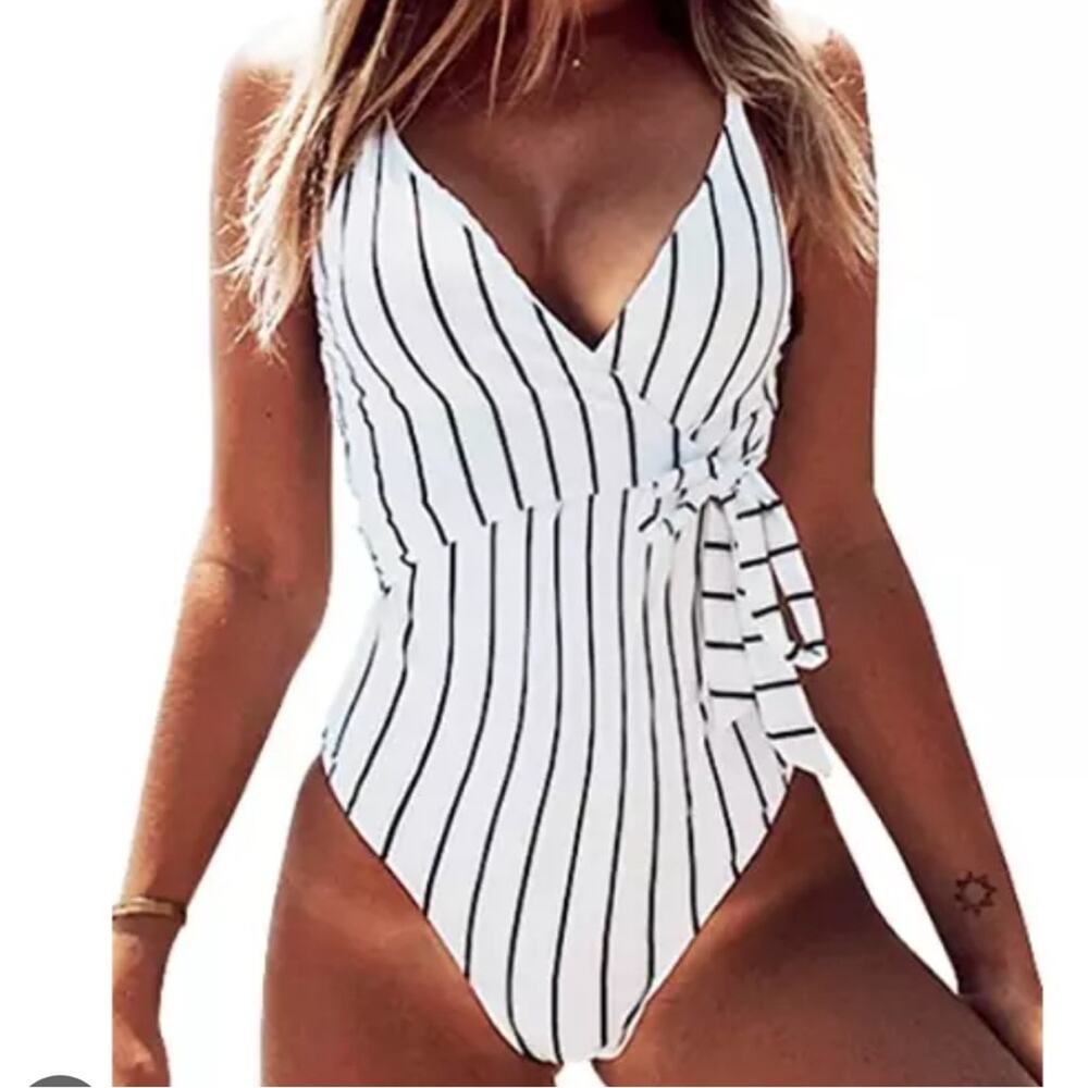 Cupshe “stay young” one piece swimsuit.  Size M.